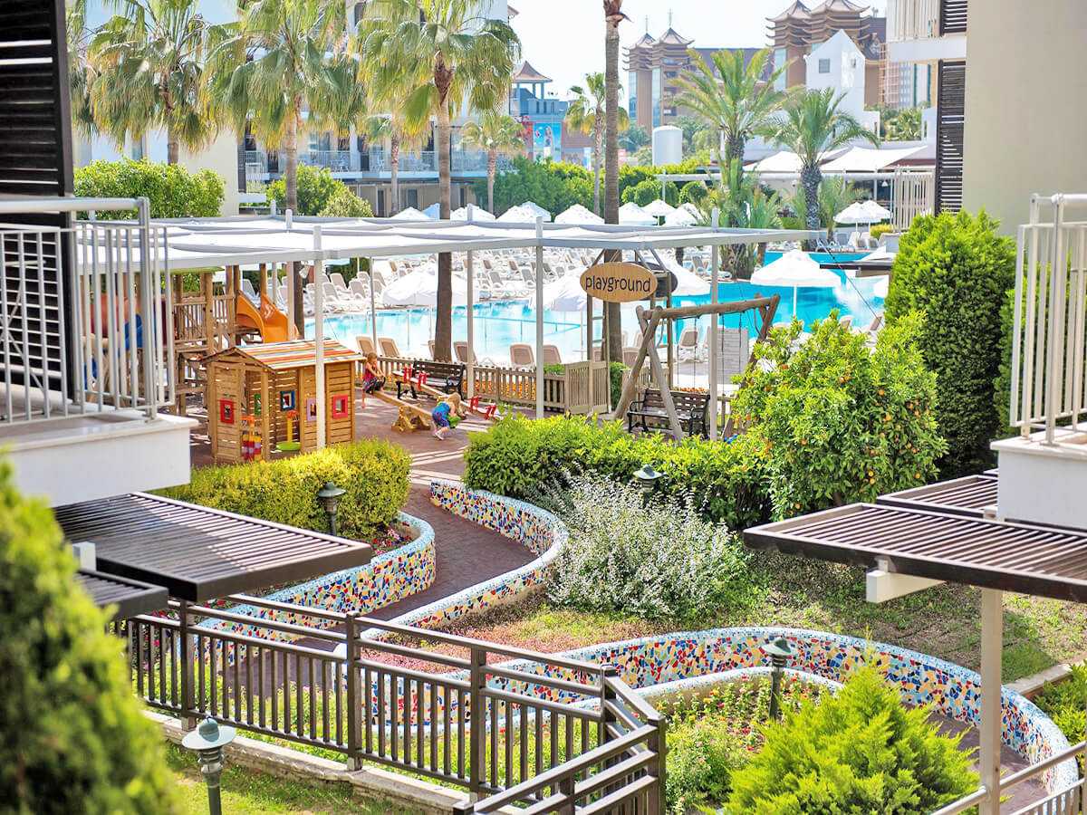 cheap resort hotels to Spend holiday with family