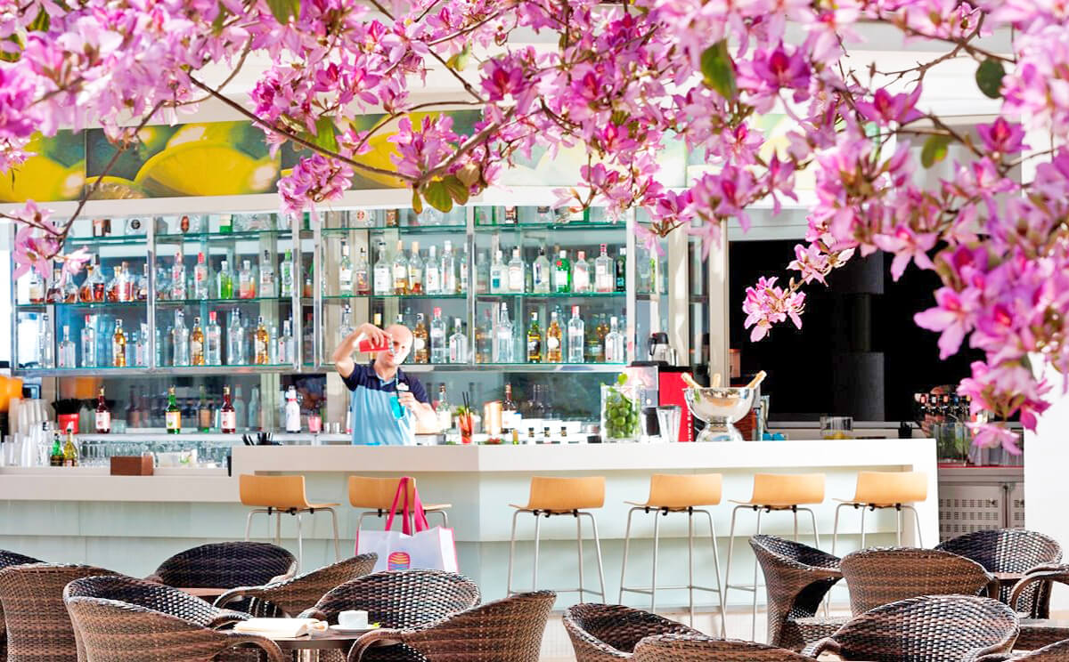 cheap resort hotels to Spend holiday with family