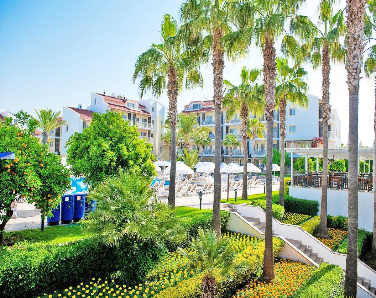 cheap resort hotels to Spend holiday with family