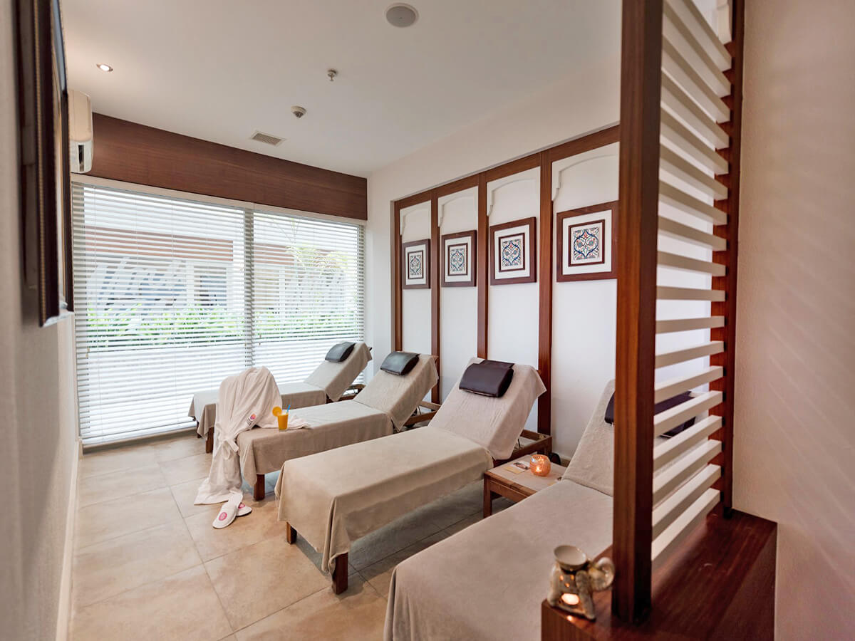 cheap resort hotels to Spend holiday with family