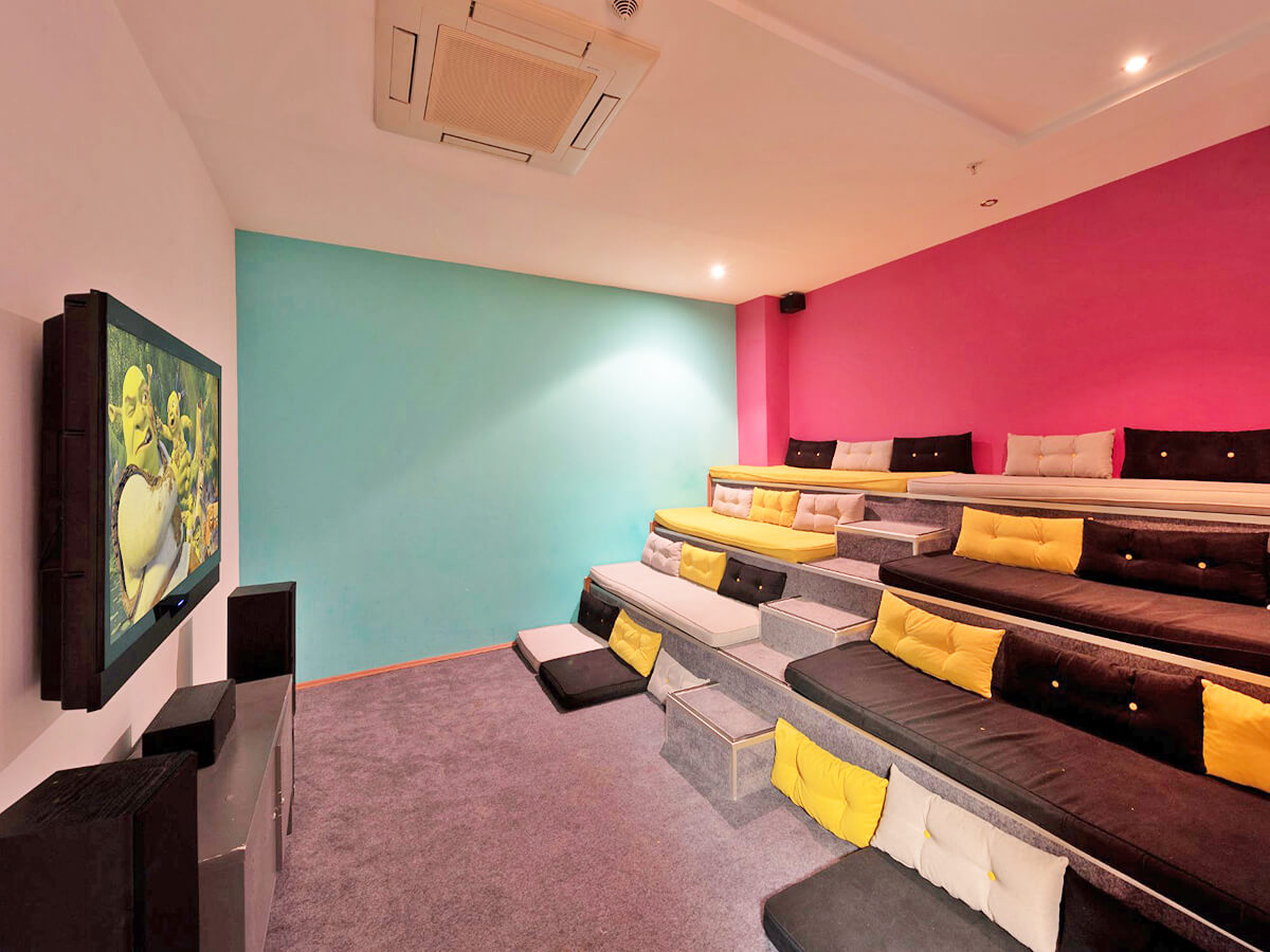 cheap resort hotels to Spend holiday with family