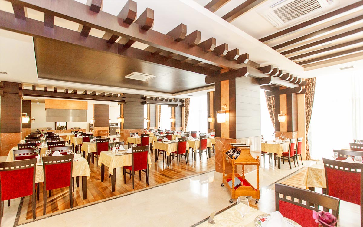 cheap resort hotels to Spend holiday with family