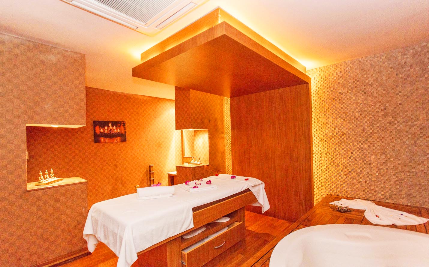 cheap resort hotels to Spend holiday with family