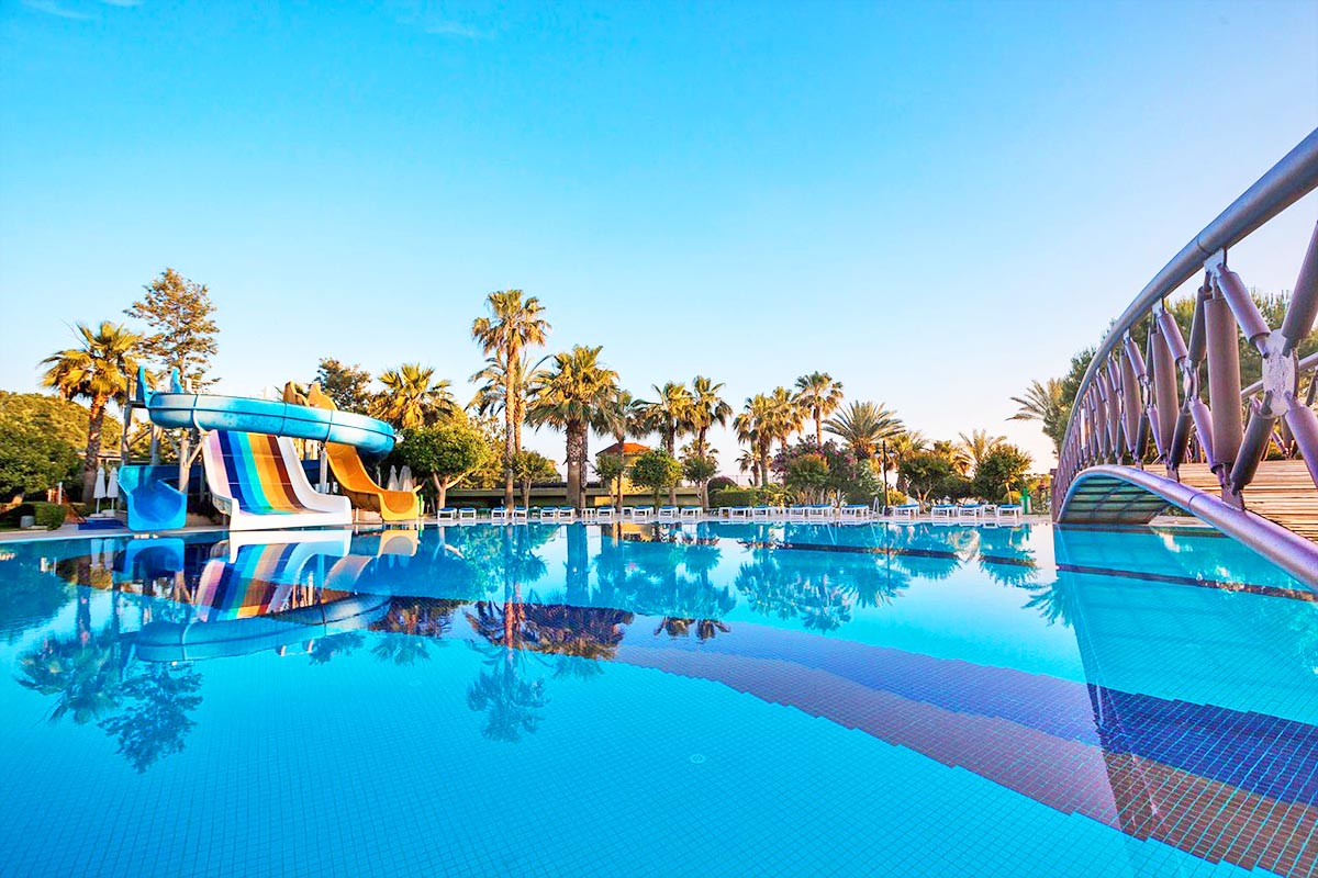 cheap resort hotels to Spend holiday with family