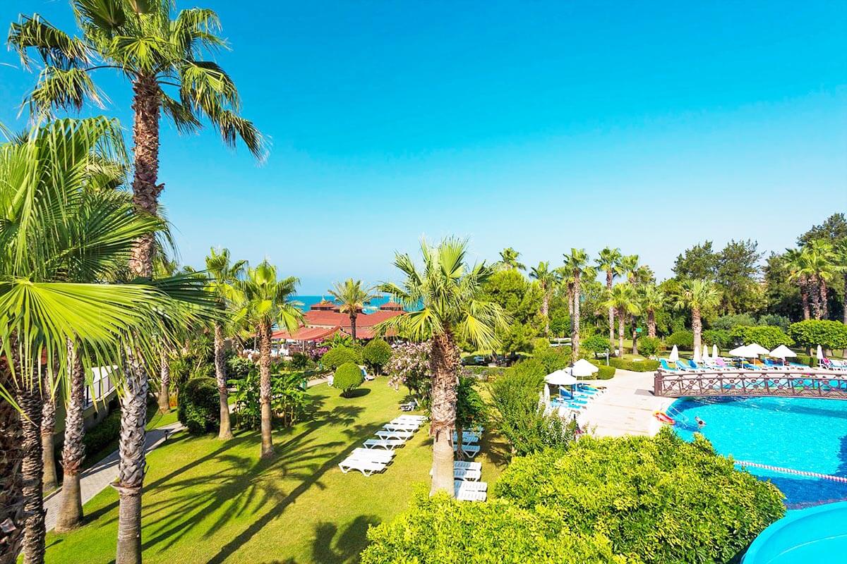 cheap resort hotels to Spend holiday with family