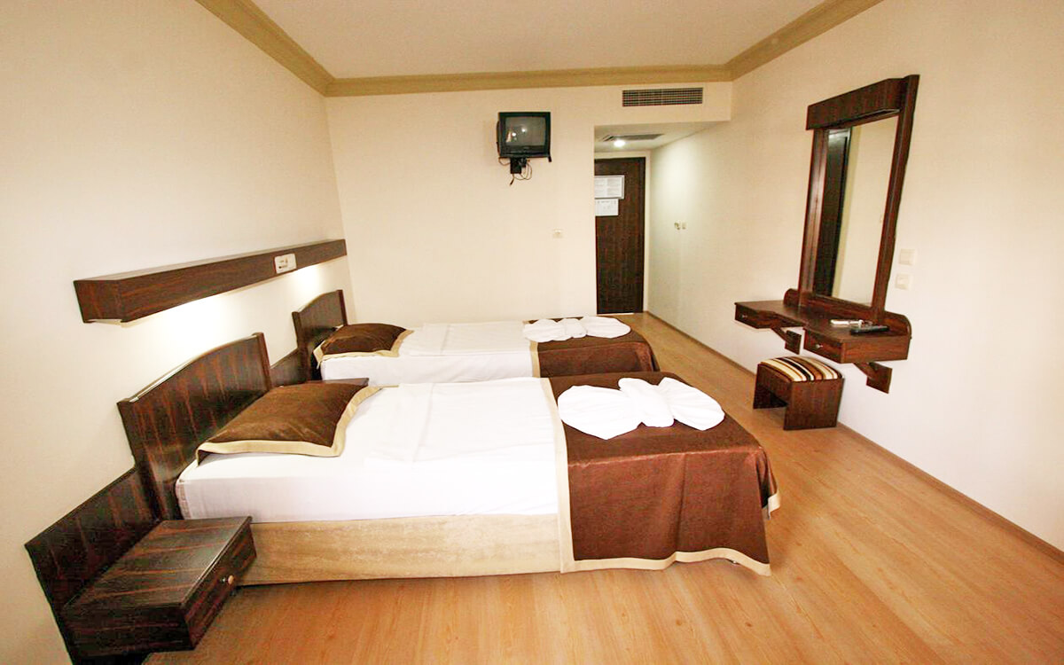 twin beds arsi hotel antalya turkey