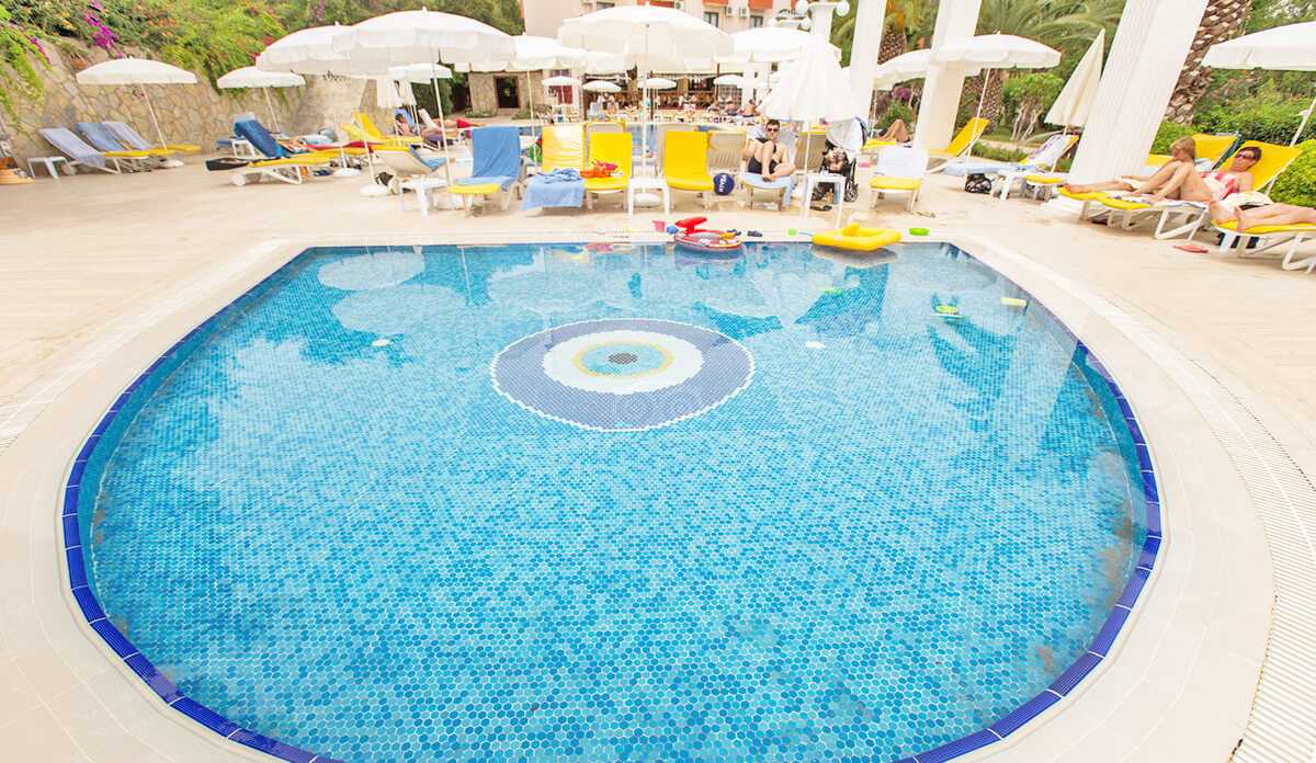 cheap resort hotels to Spend holiday with family