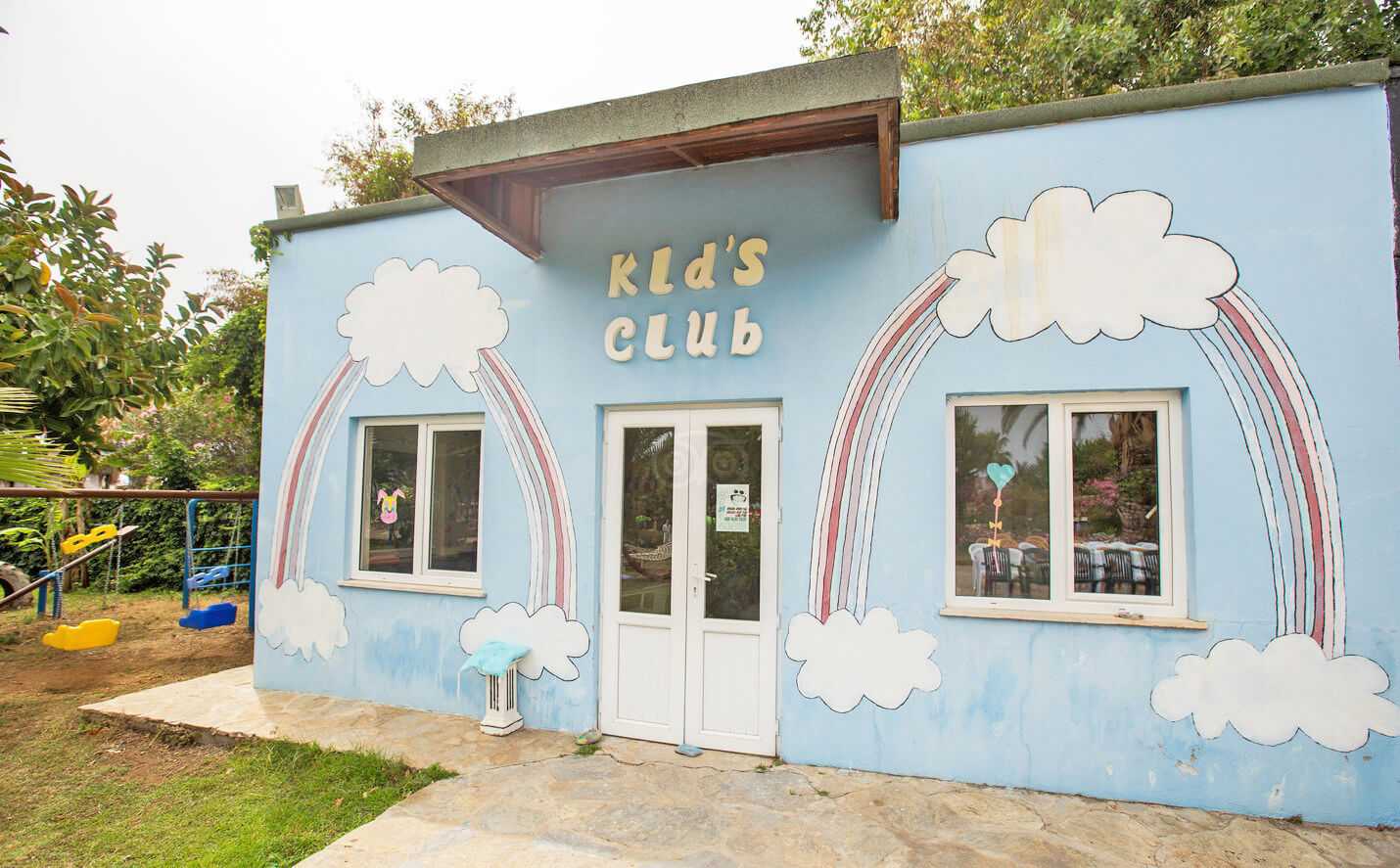 cheap resort hotels to Spend holiday with family