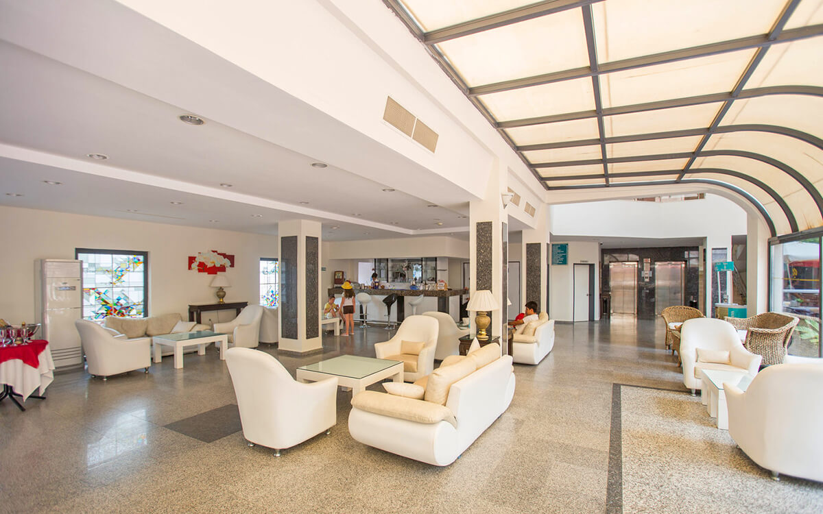 cheap resort hotels to Spend holiday with family