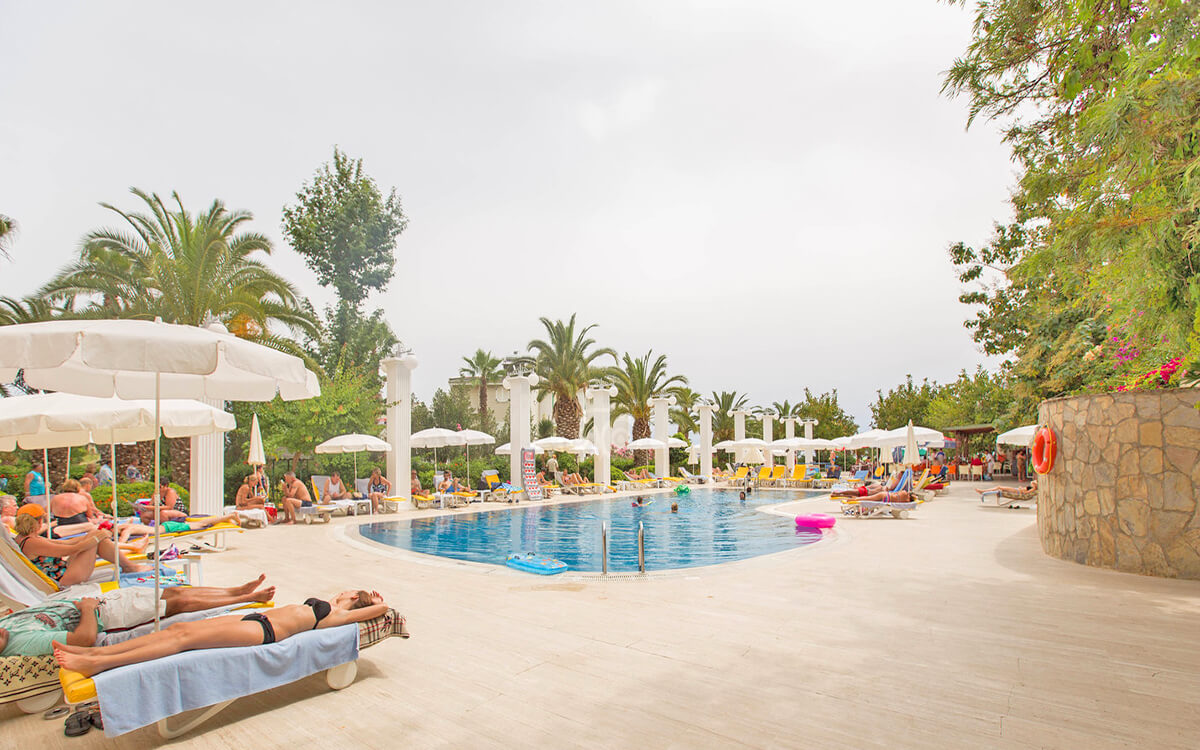 cheap resort hotels to Spend holiday with family