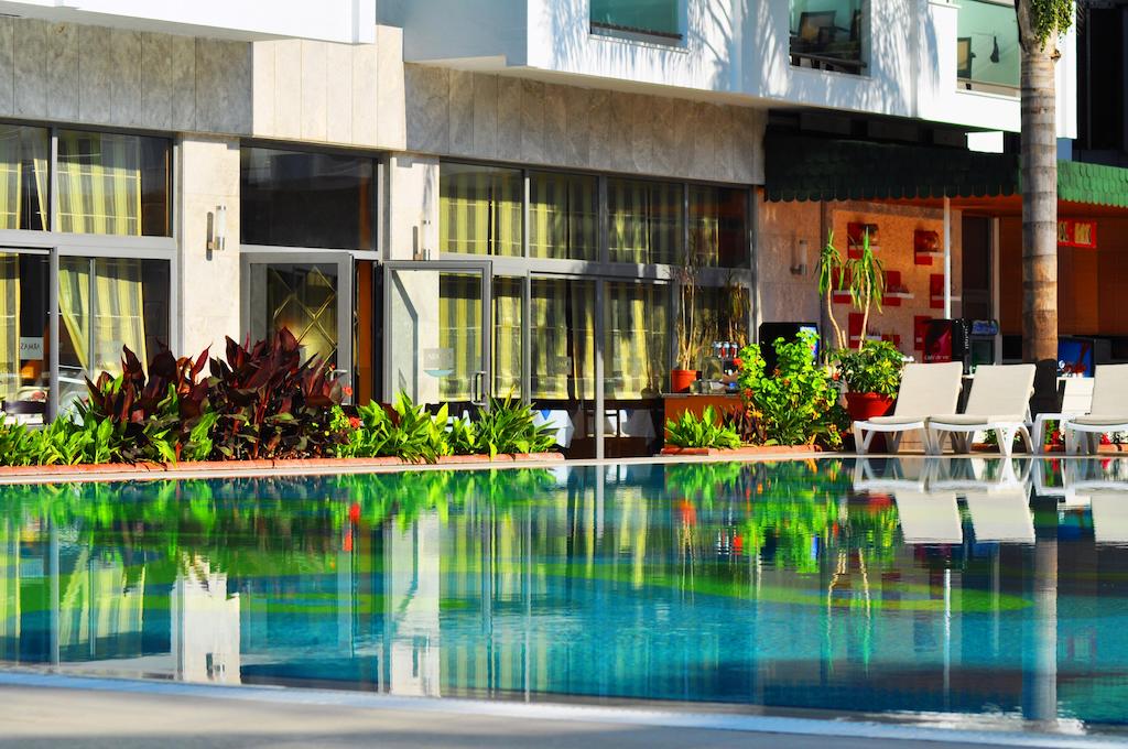 cheap resort hotels to Spend holiday with family