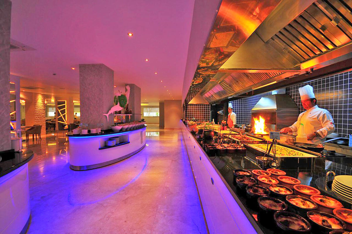 cheap resort hotels to Spend holiday with family