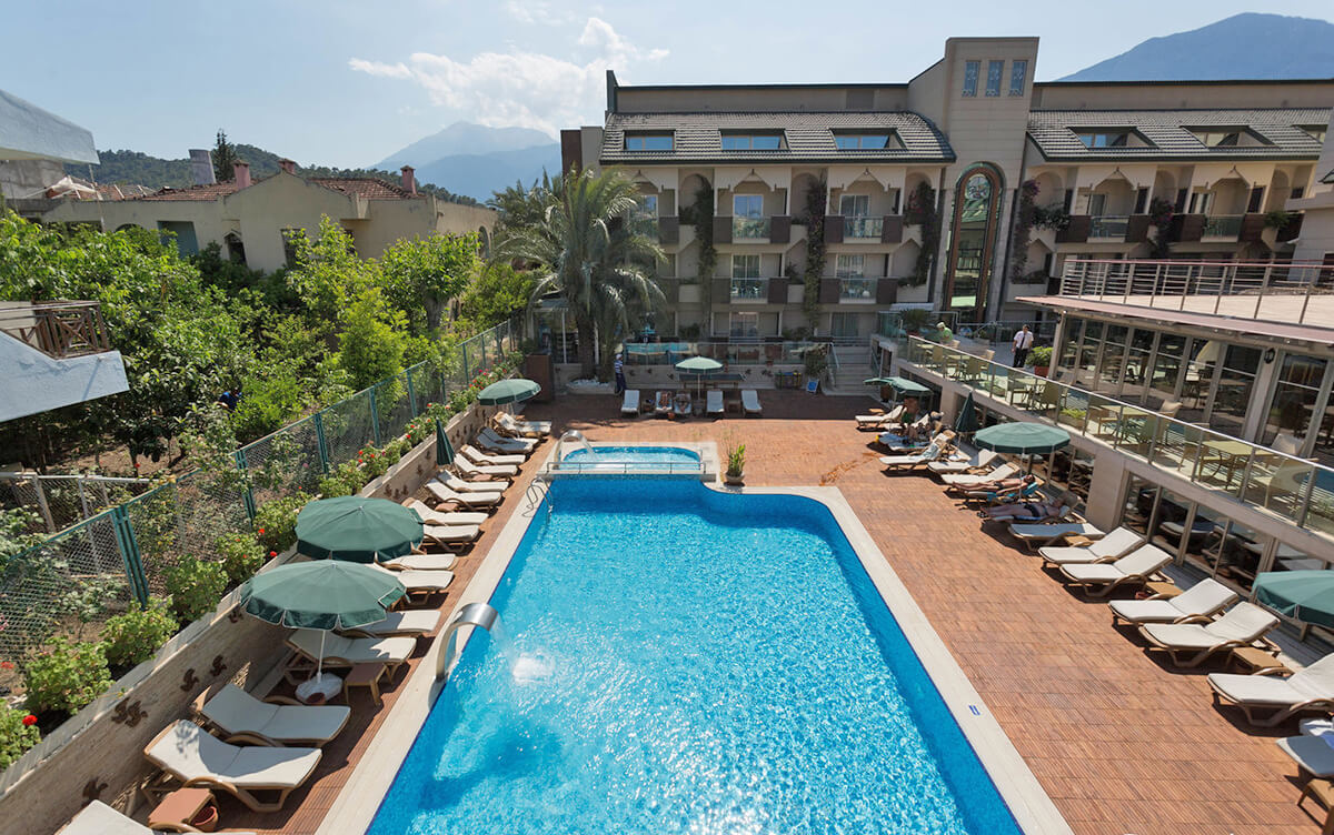 cheap resort hotels to Spend holiday with family