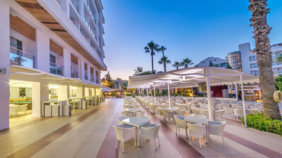 cheap resort hotels to Spend holiday with family