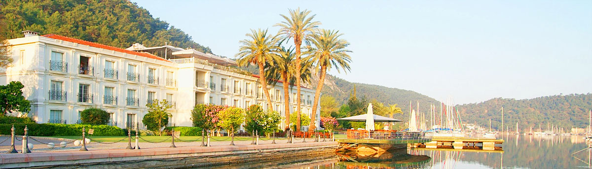 cheap resort hotels to Spend holiday with family