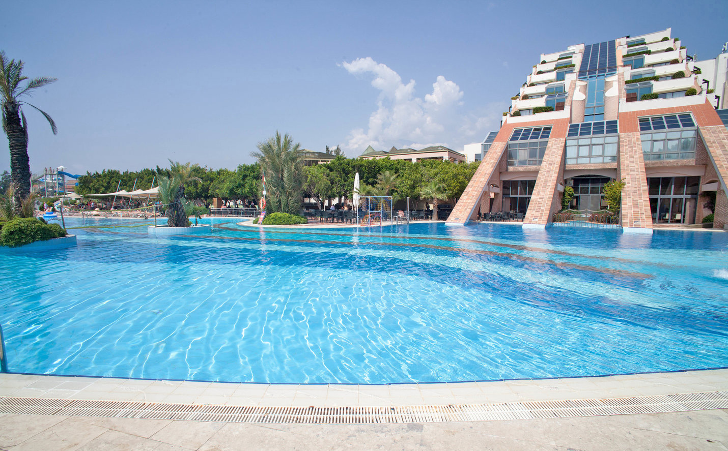 cheap resort hotels in Turkey to Spend holiday with family