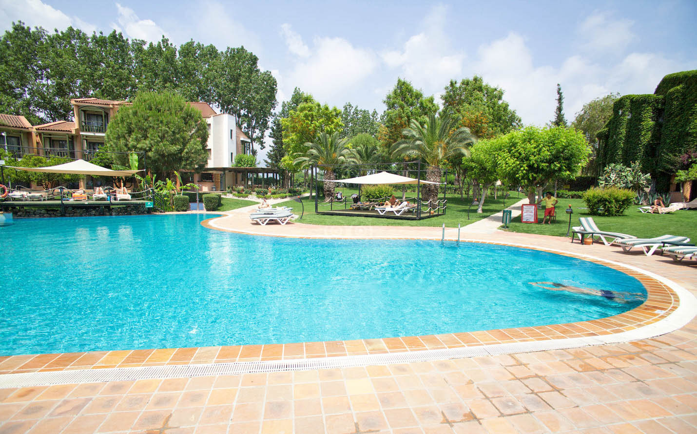 cheap resort hotels in Turkey to Spend holiday with family