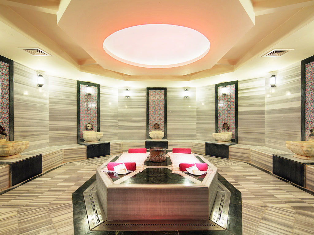 cheap resort hotels to Spend holiday with family