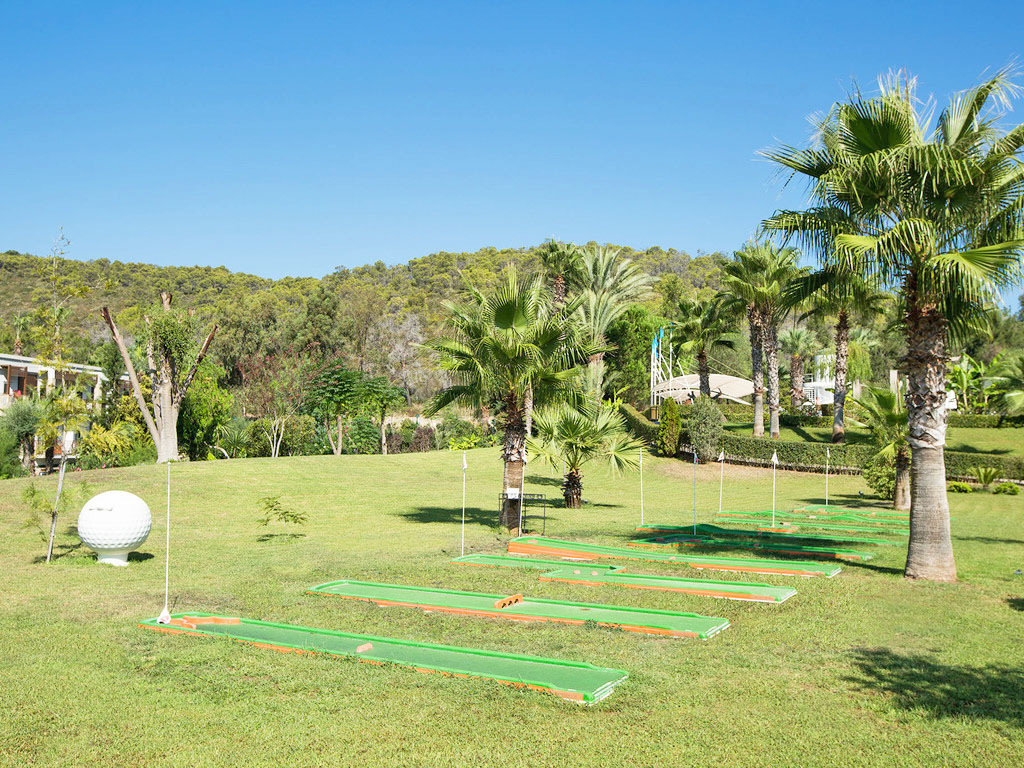 cheap resort hotels to Spend holiday with family