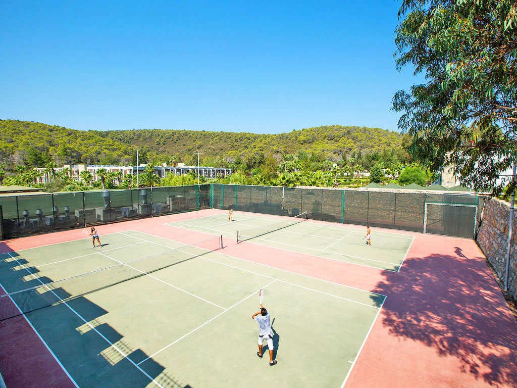 cheap resort hotels to Spend holiday with family