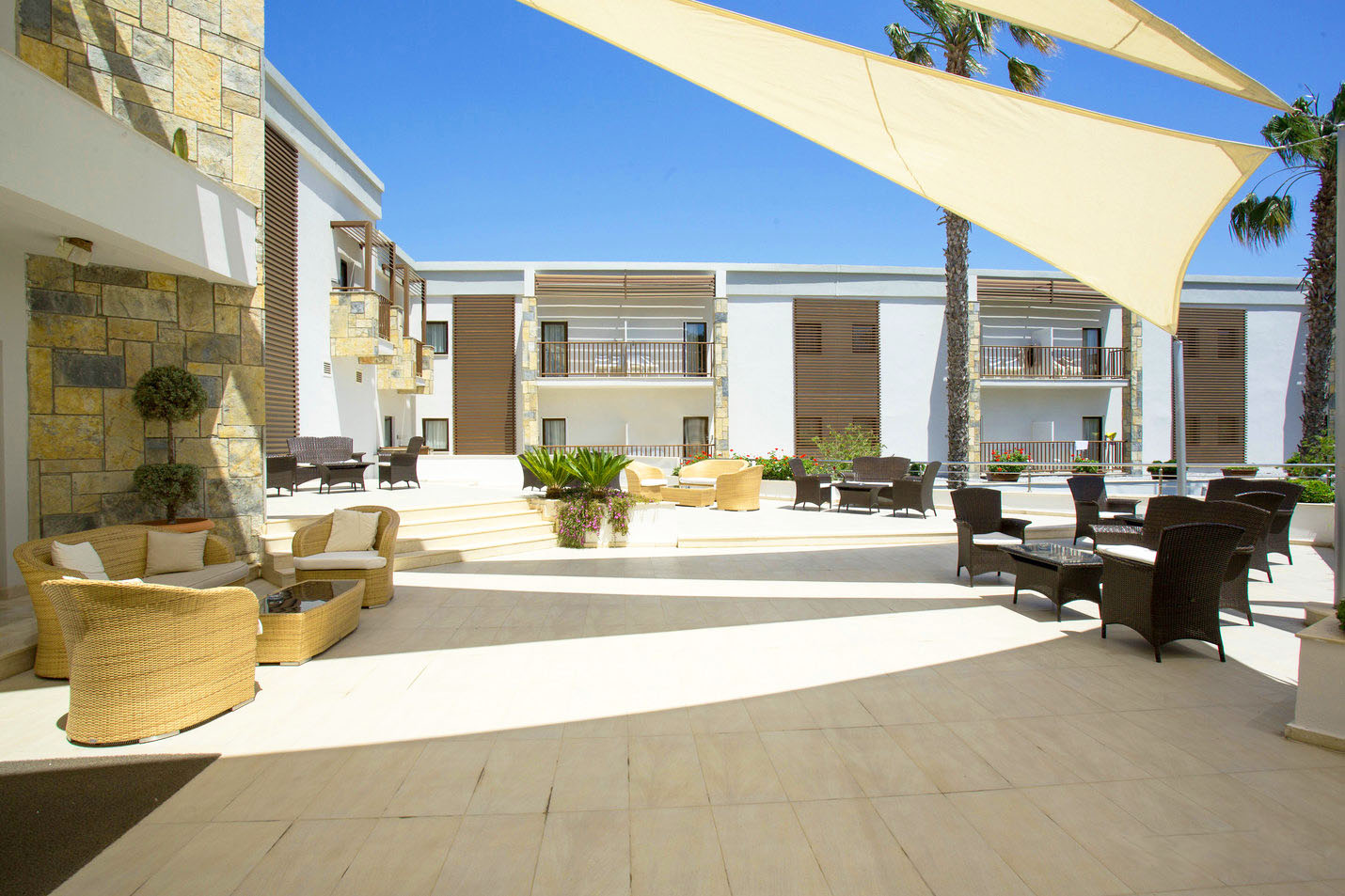 cheap resort hotels to Spend holiday with family