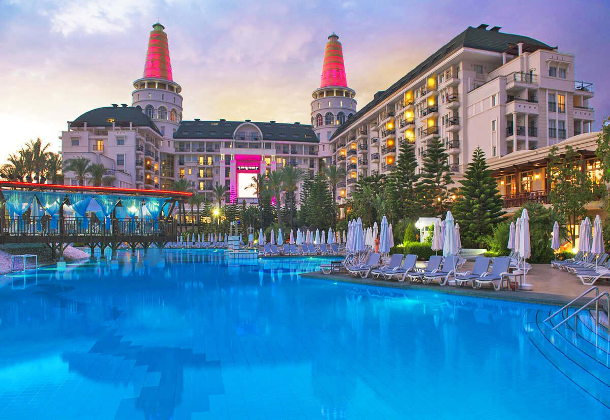 cheap resort hotels to Spend holiday with family