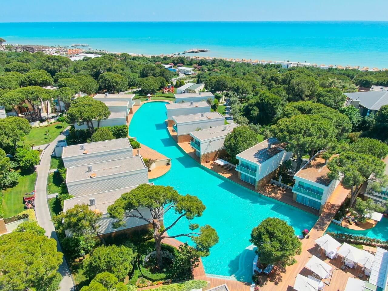 cheap resort hotels to Spend holiday with family