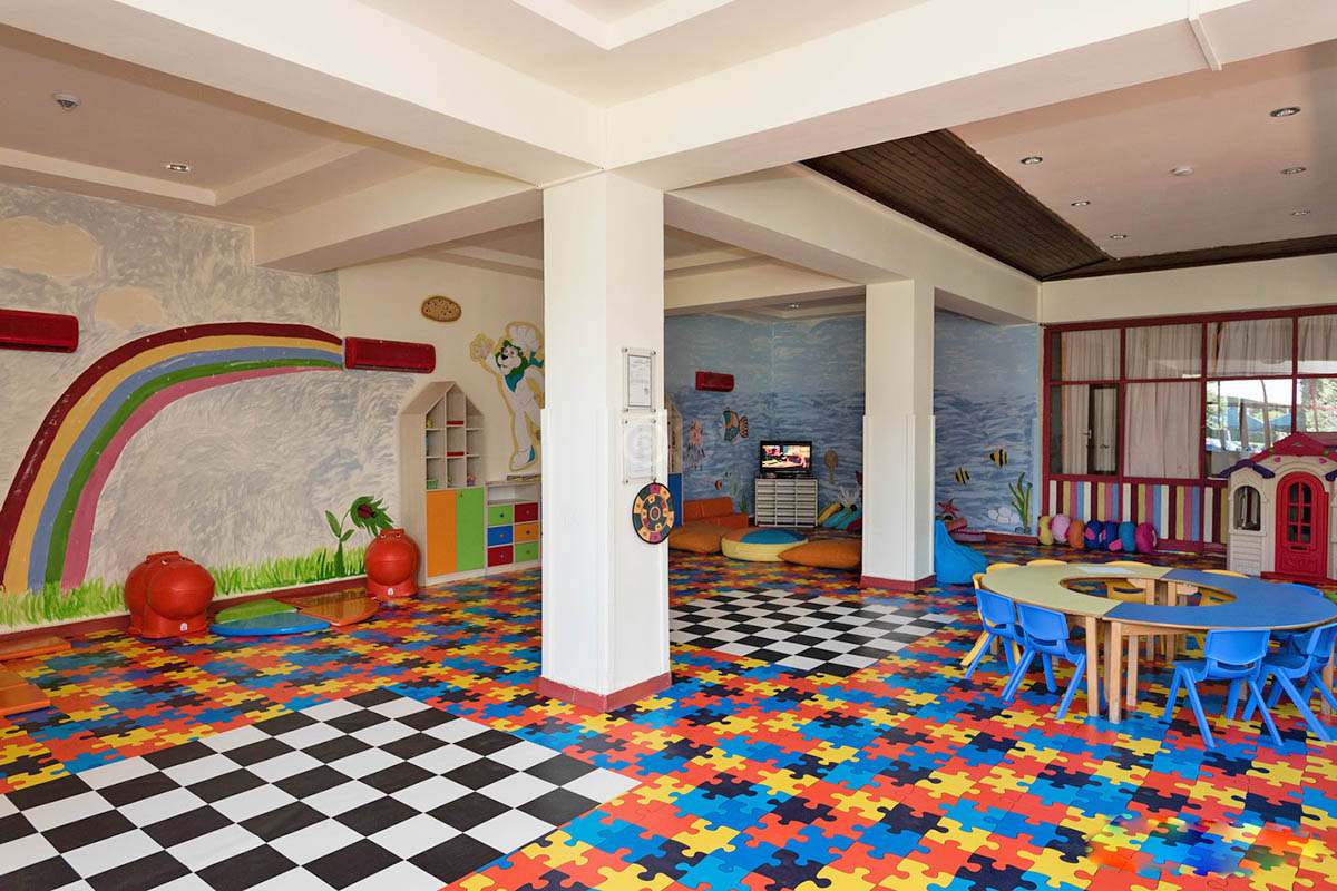 cheap resort hotels to Spend holiday with family