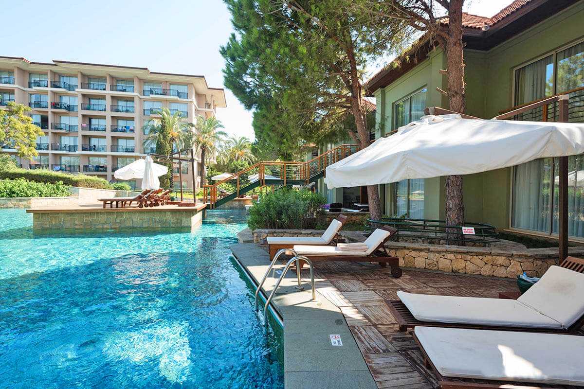 cheap resort hotels to Spend holiday with family