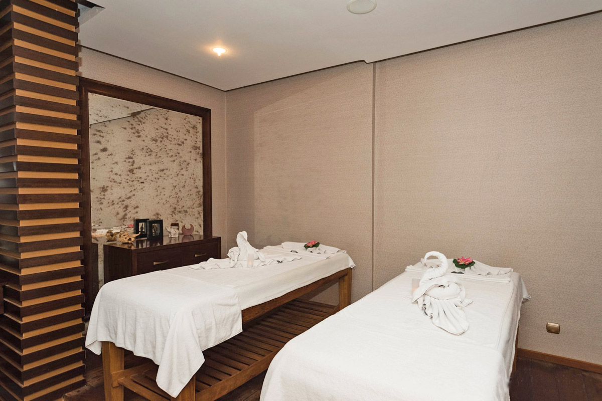 cheap resort hotels to Spend holiday with family