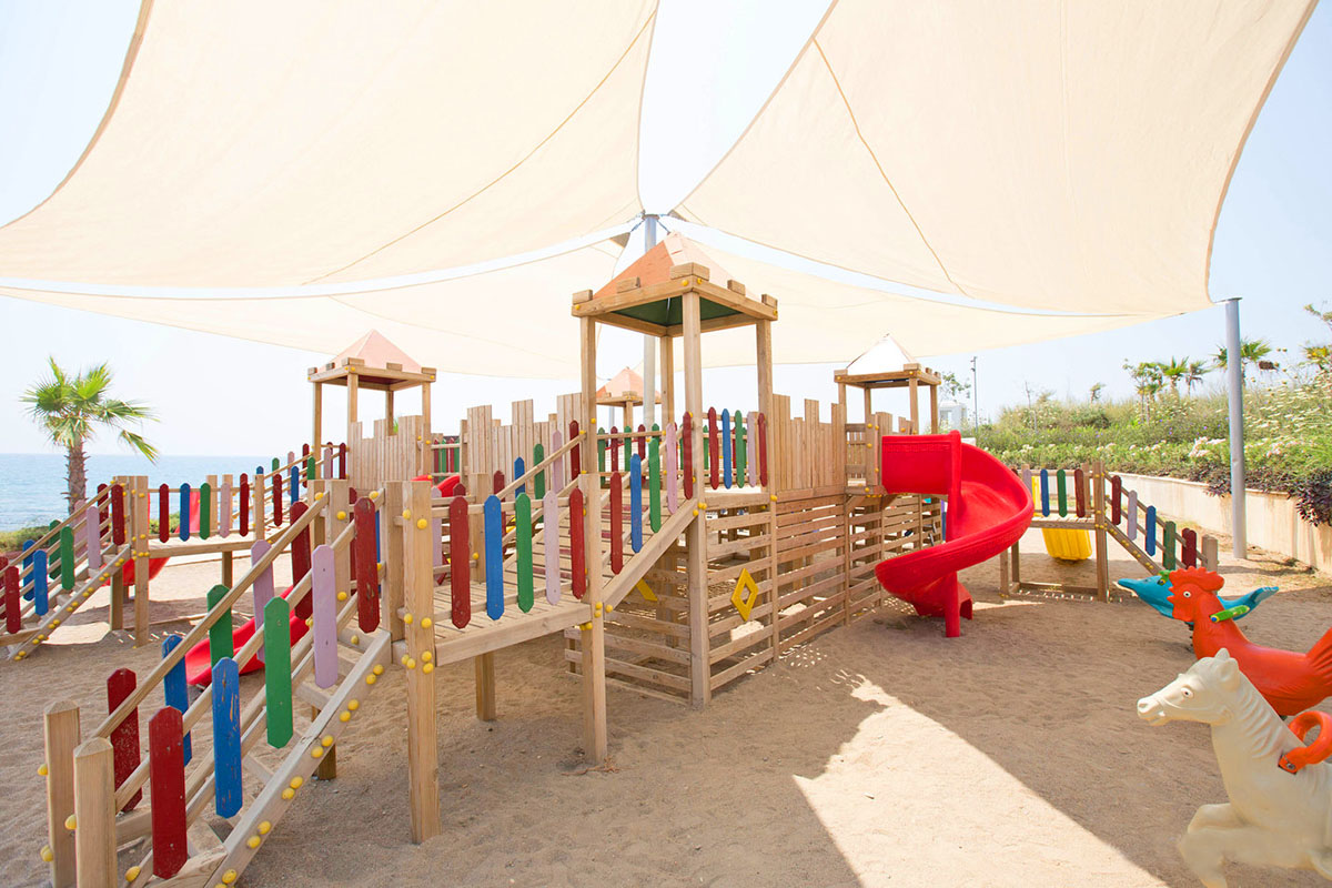 cheap resort hotels to Spend holiday with family