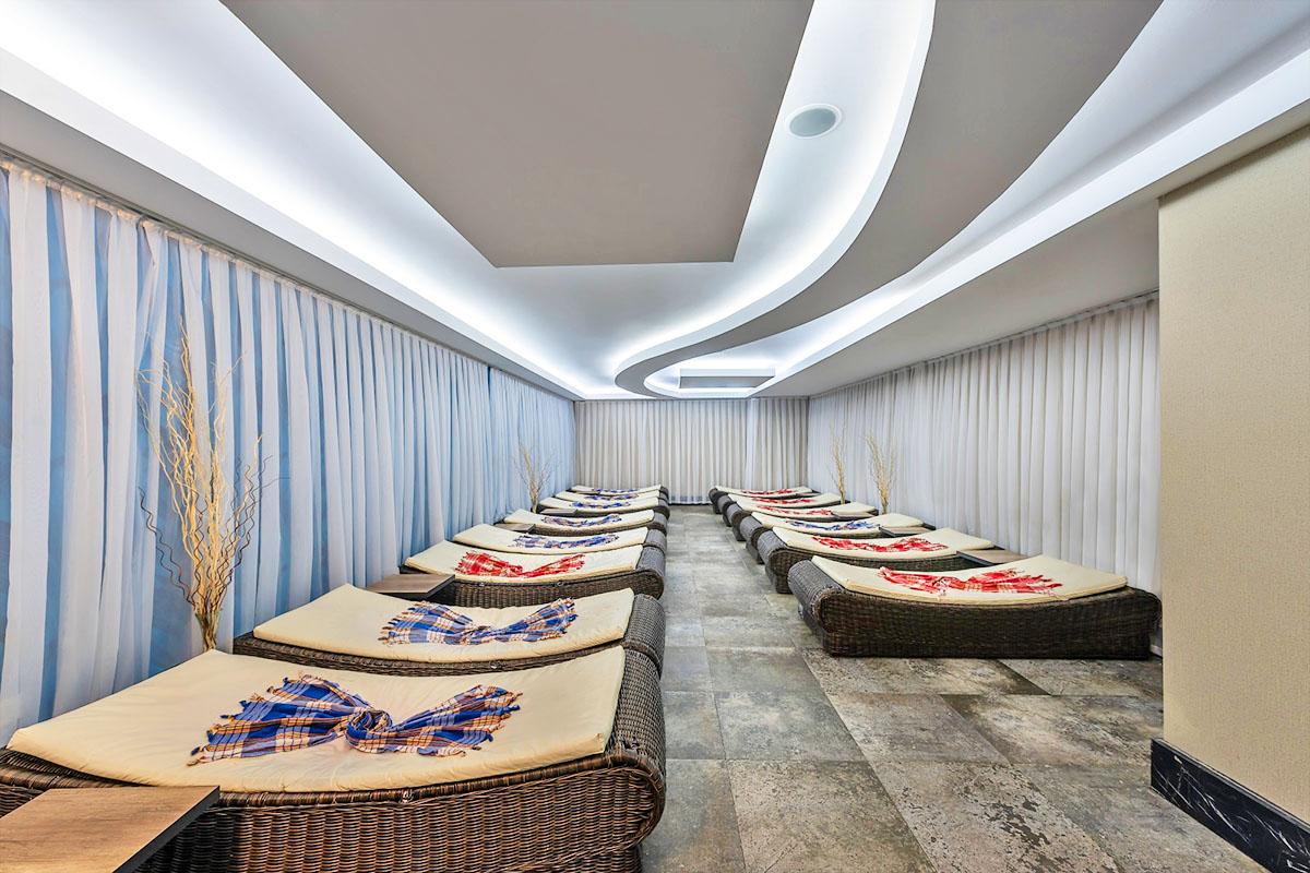 cheap resort hotels to Spend holiday with family