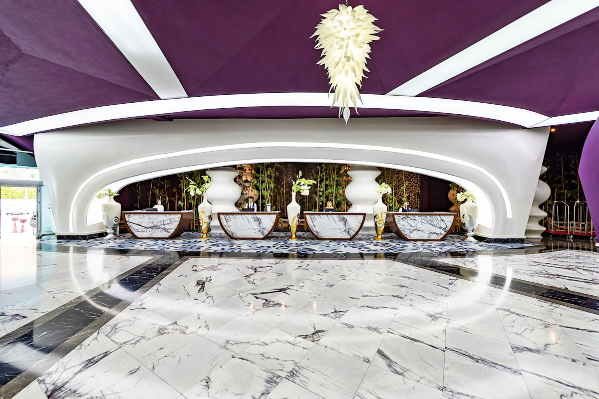 cheap resort hotels to Spend holiday with family