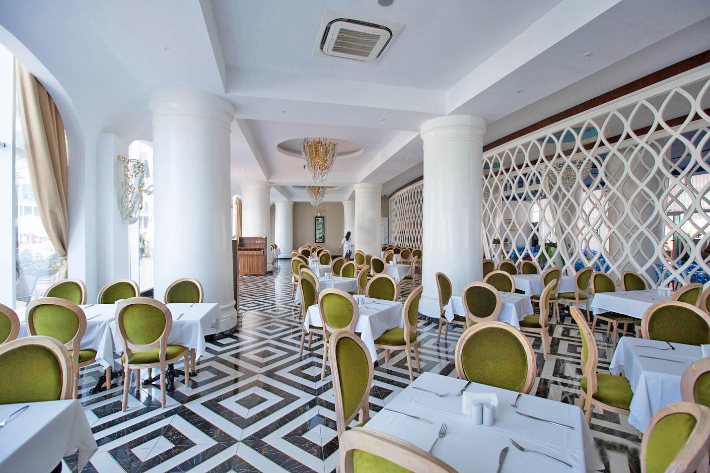 cheap resort hotels to Spend holiday with family