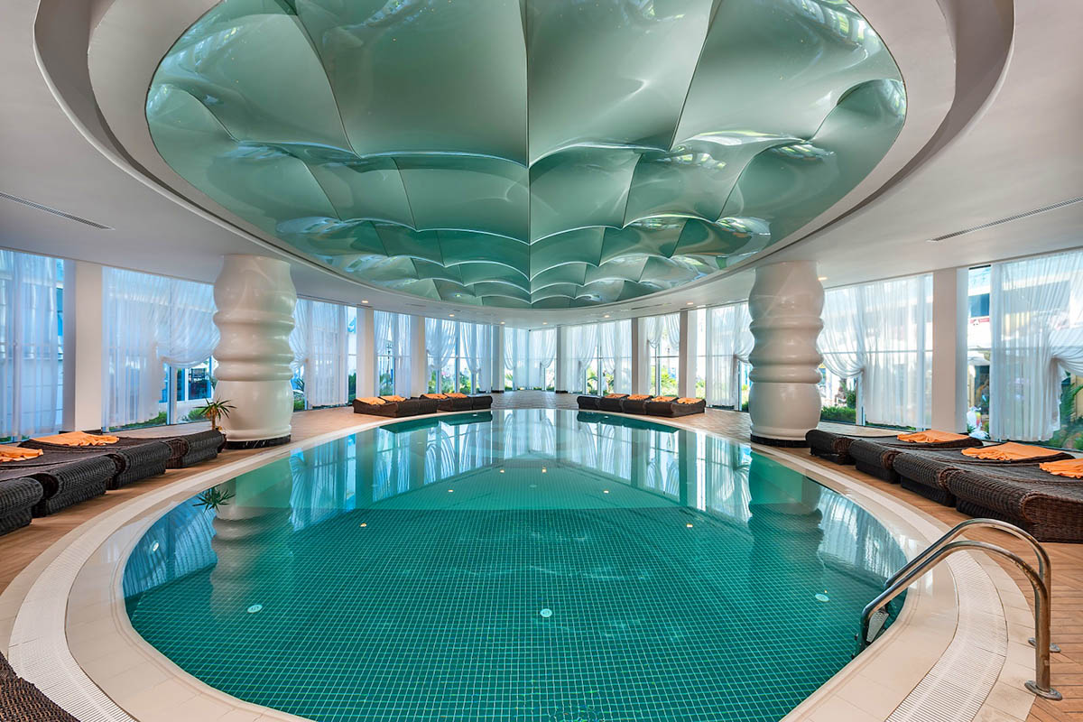 cheap resort hotels to Spend holiday with family