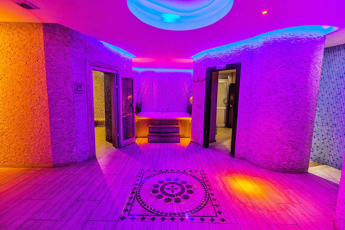 cheap resort hotels to Spend holiday with family