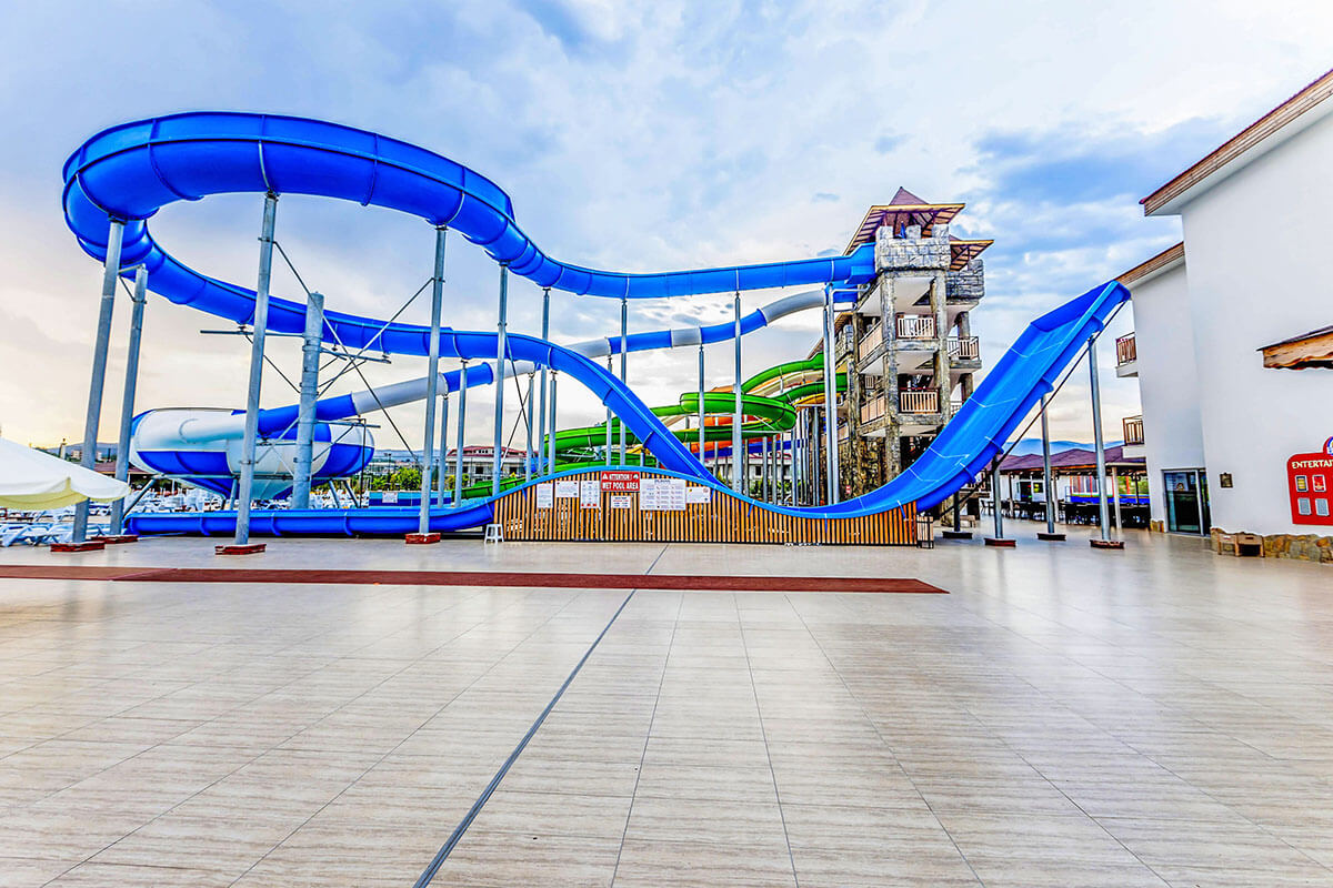 cheap resort hotels to Spend holiday with family