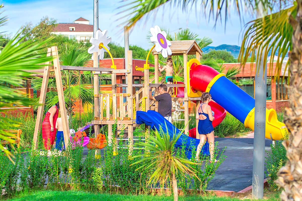 cheap resort hotels to Spend holiday with family