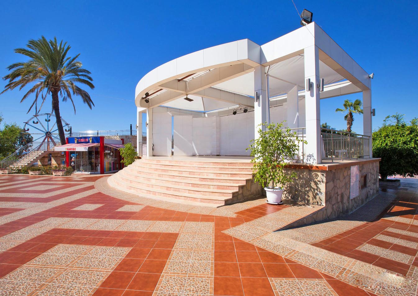 cheap resort hotels in Turkey to Spend holiday with family