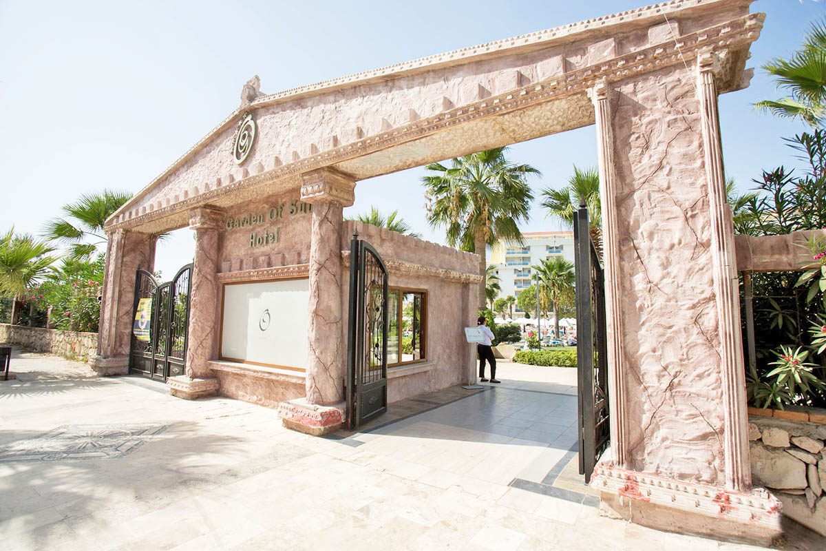 cheap resort hotels to Spend holiday with family