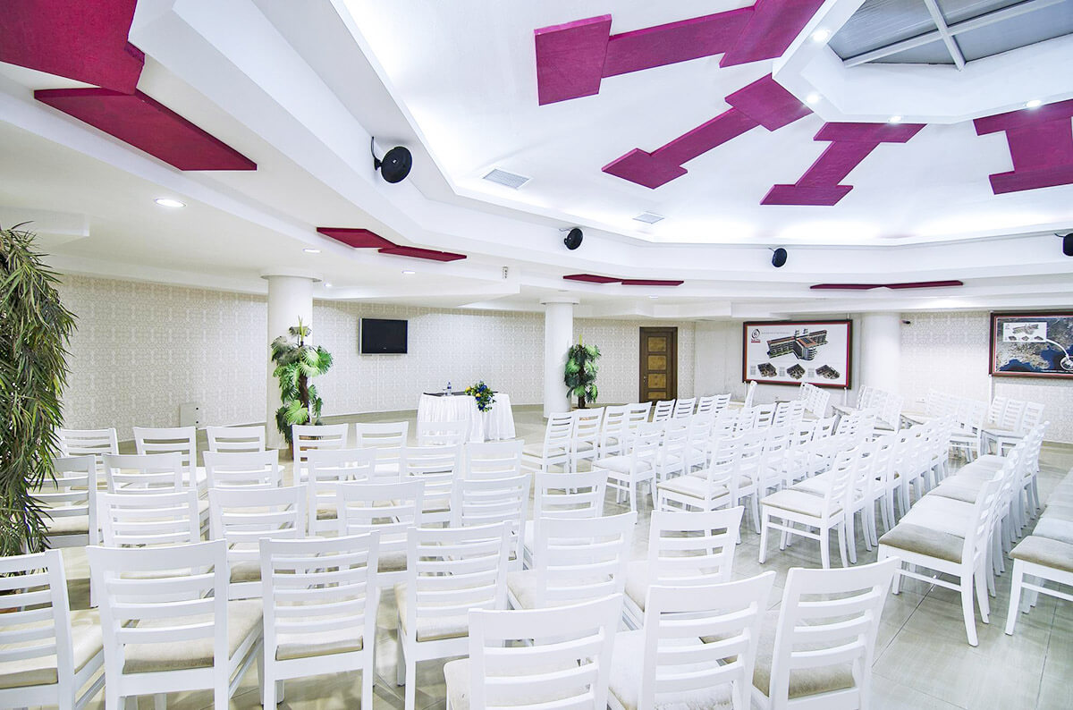 cheap resort hotels to Spend holiday with family