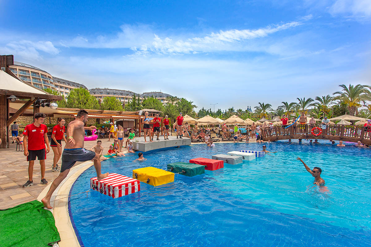 cheap resort hotels to Spend holiday with family