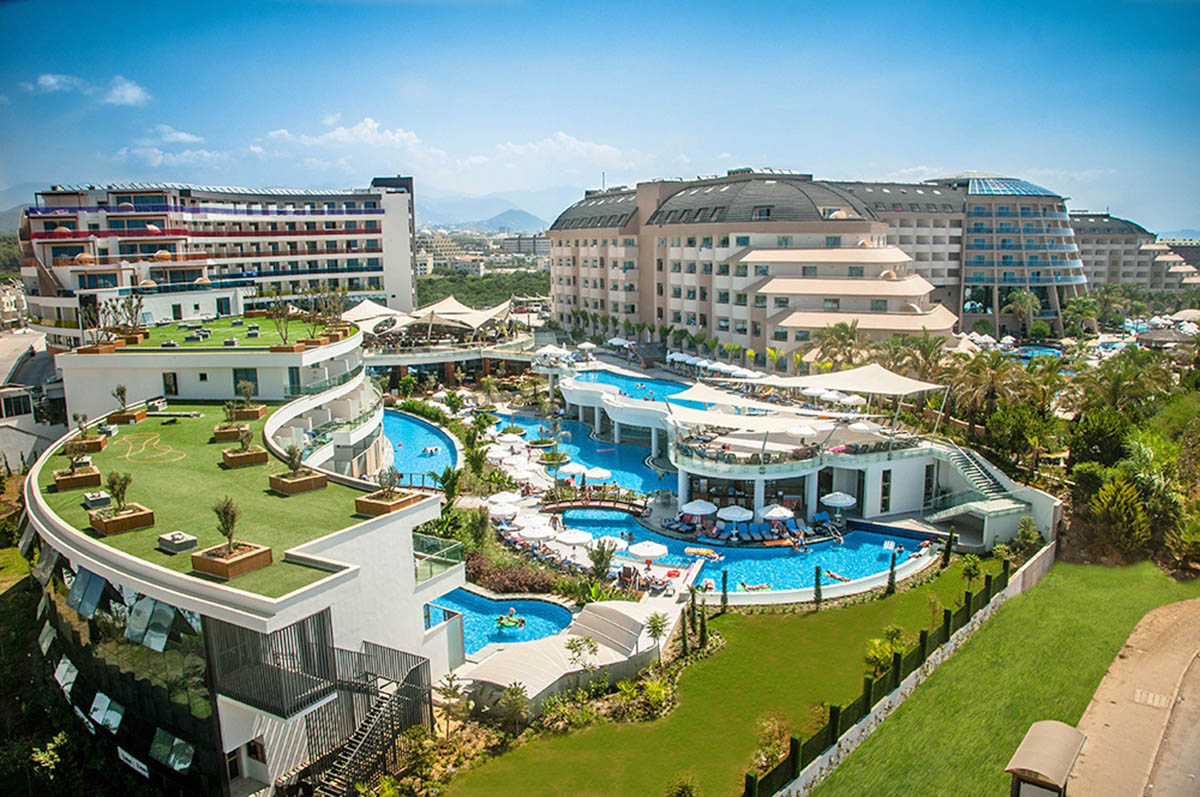 cheap resort hotels to Spend holiday with family