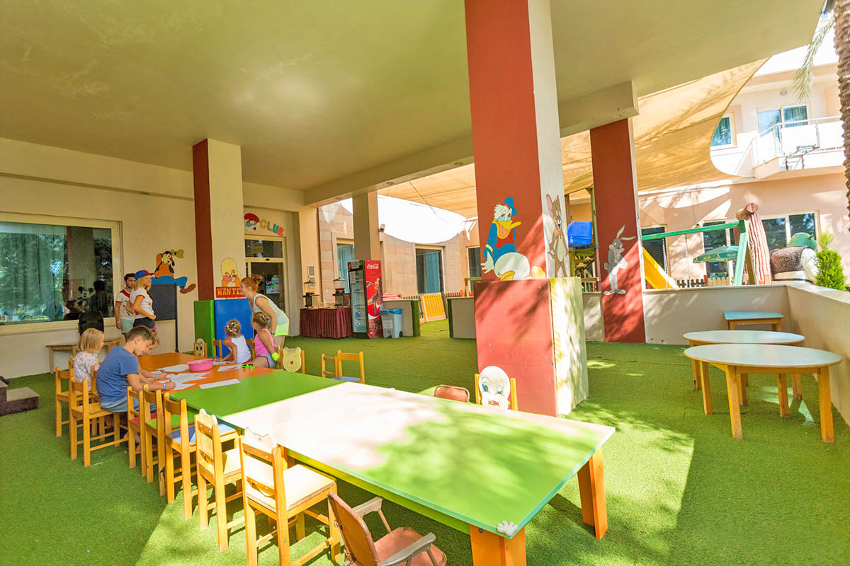 cheap resort hotels to Spend holiday with family