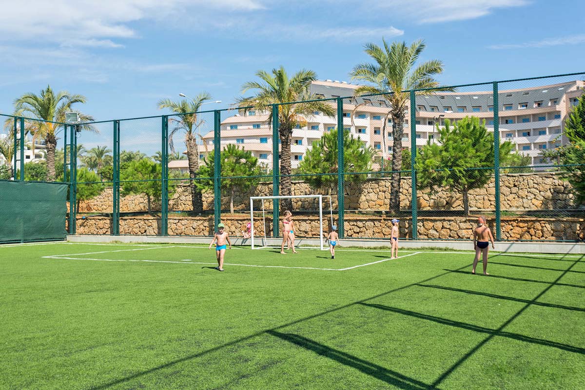 cheap resort hotels to Spend holiday with family