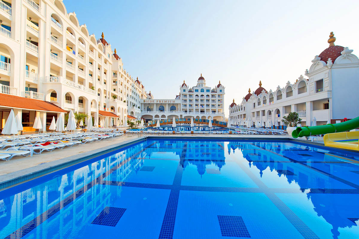 cheap resort hotels to Spend holiday with family