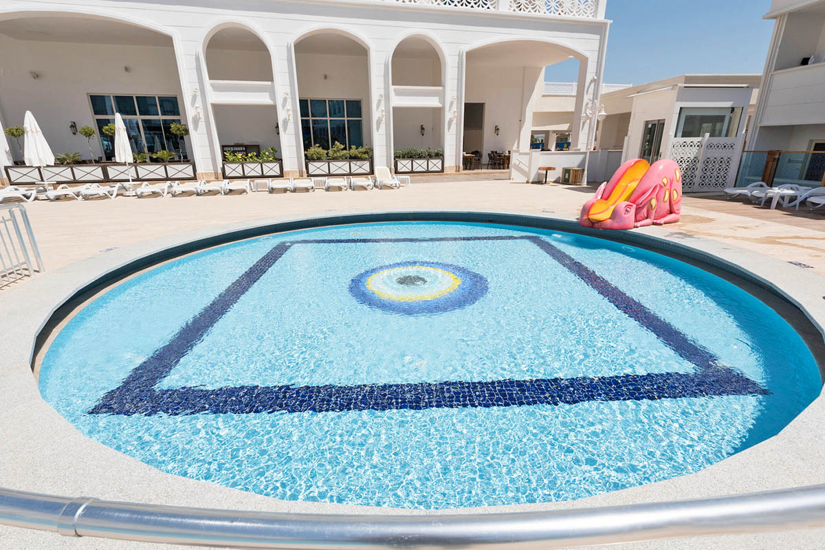 cheap resort hotels to Spend holiday with family