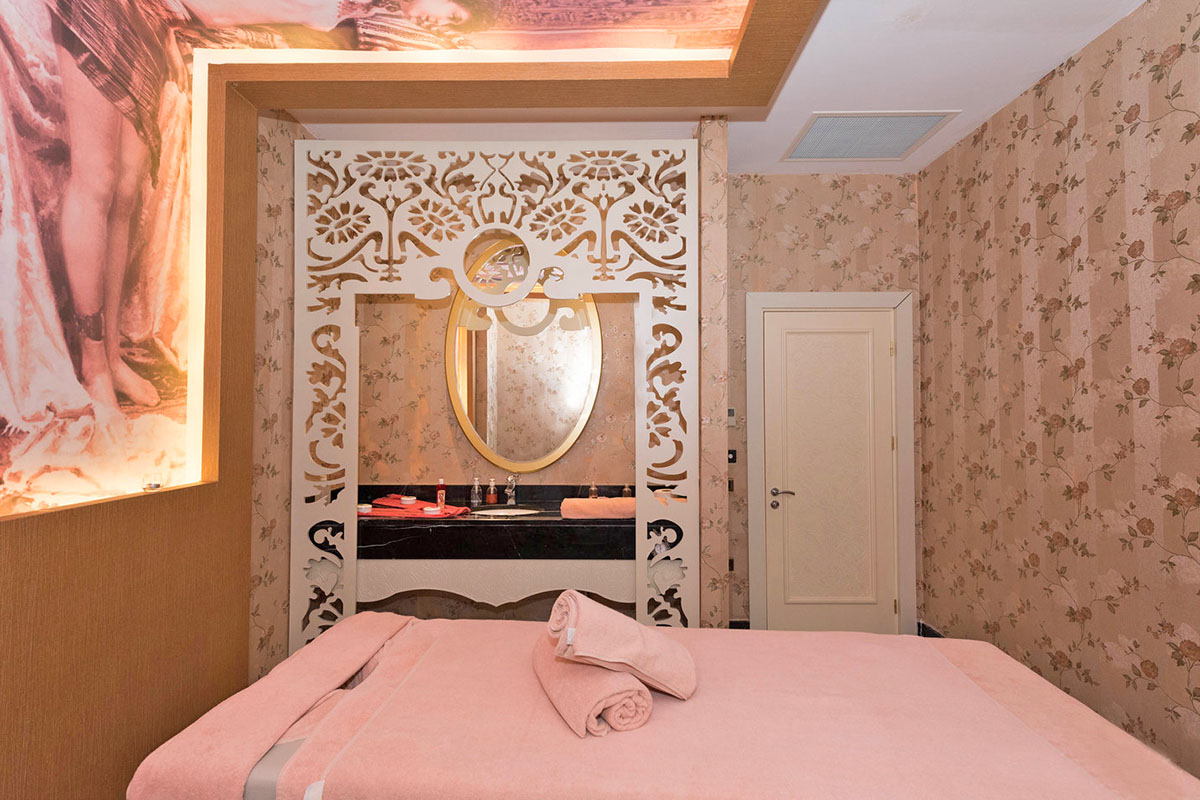 cheap resort hotels to Spend holiday with family