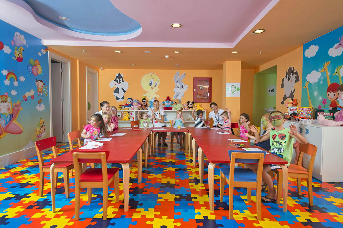 cheap resort hotels to Spend holiday with family