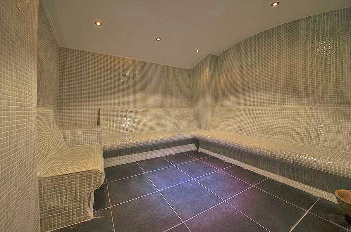 cheap resort hotels to Spend holiday with family